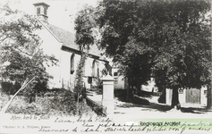 0690-Gr_ Asch_11 N.H.-kerk met op de voorgrond de stadspomp, repro van ansichtkaart.